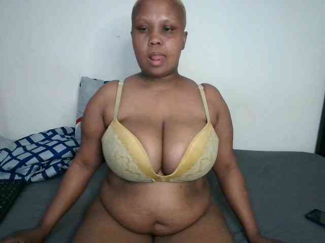 BIGTITTISXX webcam