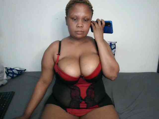 BIGTITTISXX webcam