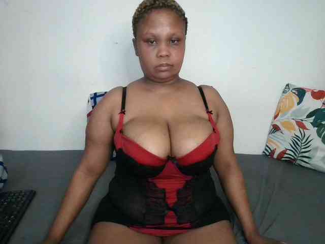 BIGTITTISXX webcam