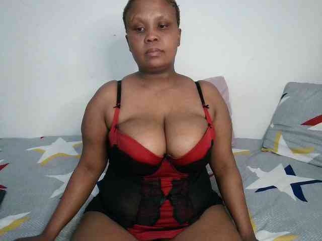 BIGTITTISXX webcam