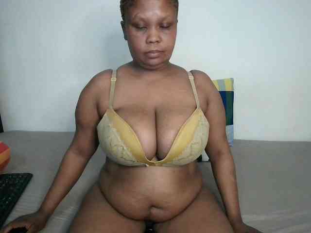 BIGTITTISXX webcam
