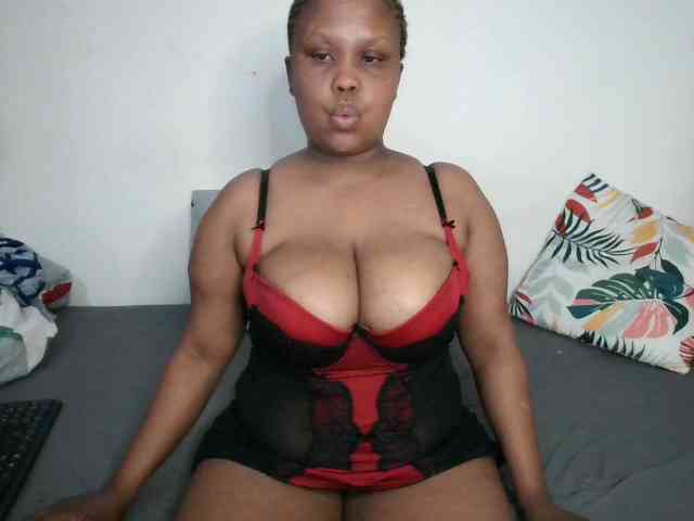 BIGTITTISXX webcam