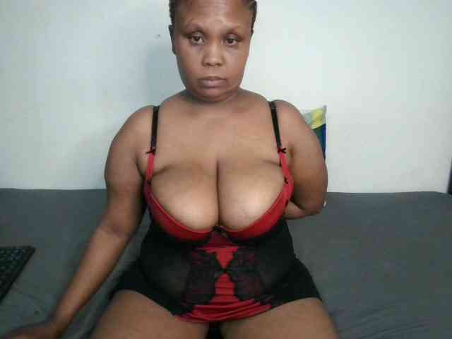 BIGTITTISXX webcam