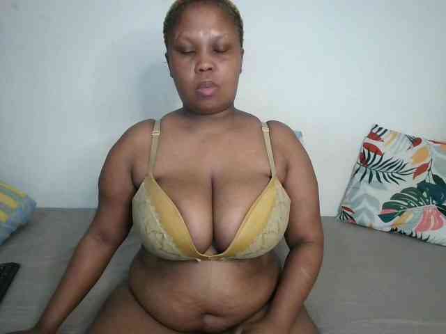 BIGTITTISXX webcam