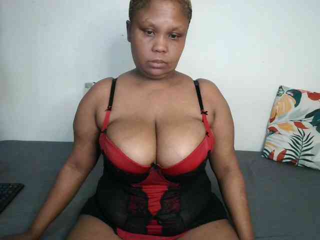 BIGTITTISXX webcam