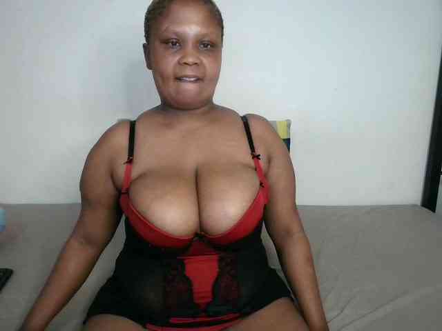 BIGTITTISXX webcam