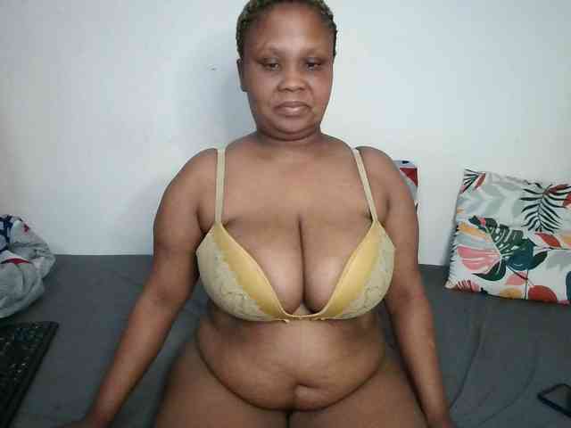 BIGTITTISXX webcam