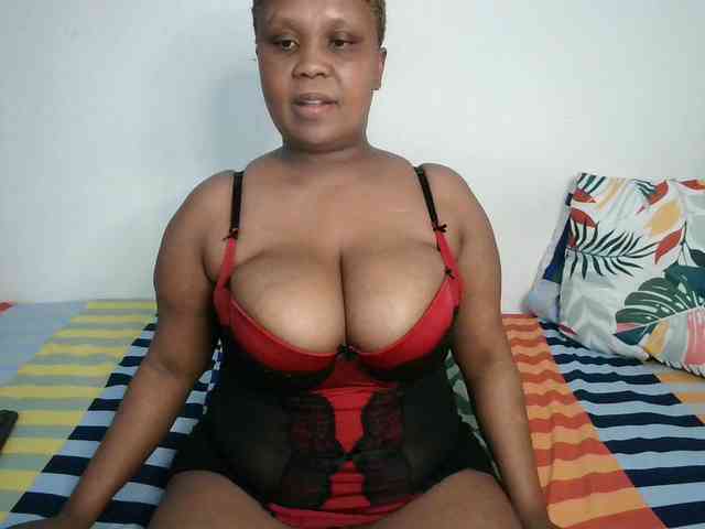 BIGTITTISXX webcam