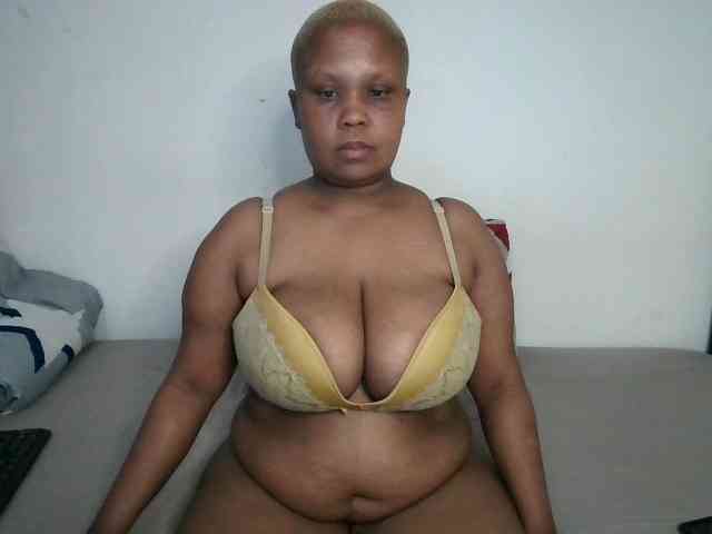 BIGTITTISXX webcam
