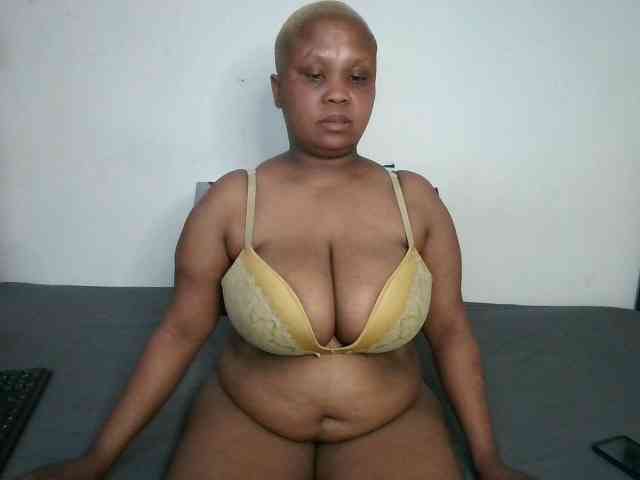 BIGTITTISXX webcam