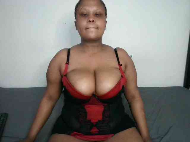 BIGTITTISXX webcam