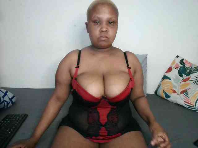 BIGTITTISXX webcam