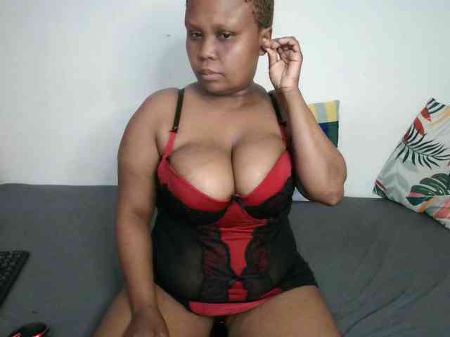 BIGTITTISXX webcam