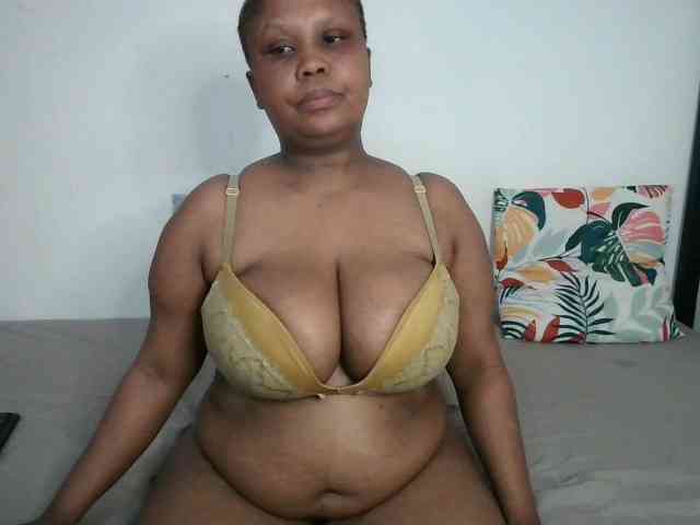 BIGTITTISXX webcam
