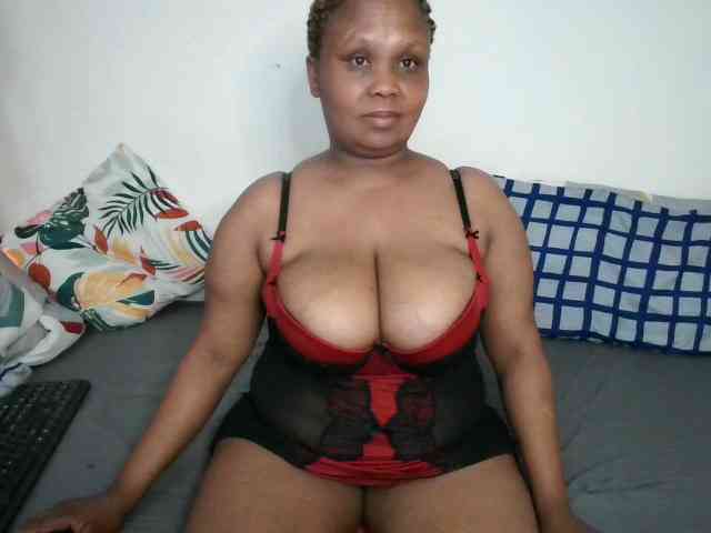 BIGTITTISXX webcam