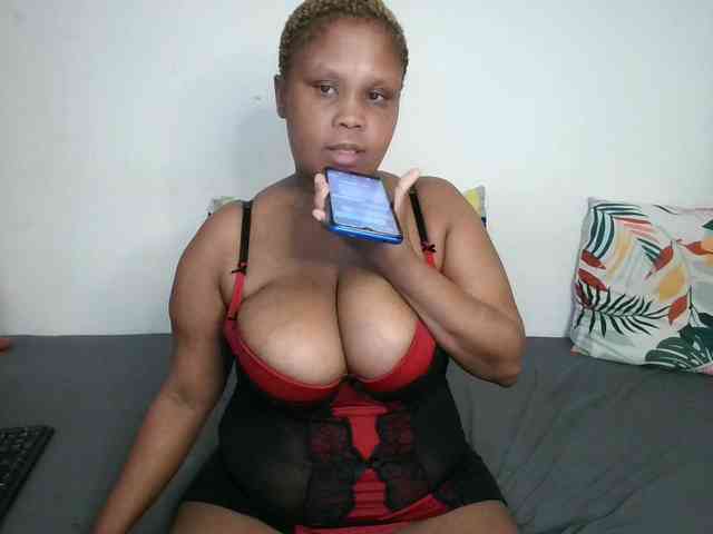 BIGTITTISXX webcam