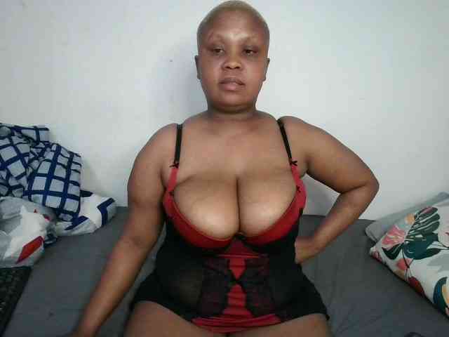 BIGTITTISXX webcam