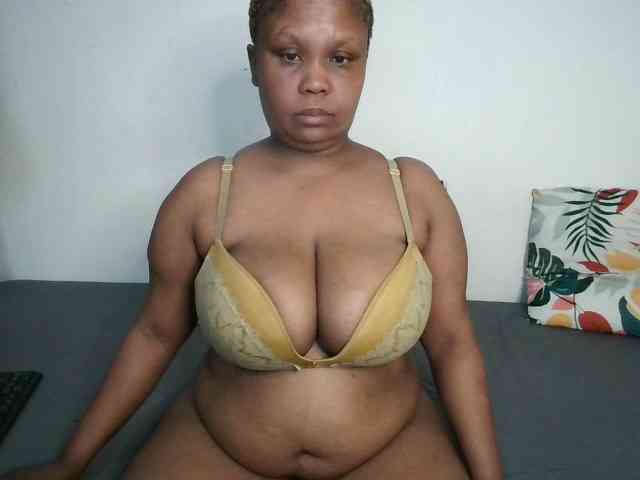 BIGTITTISXX webcam