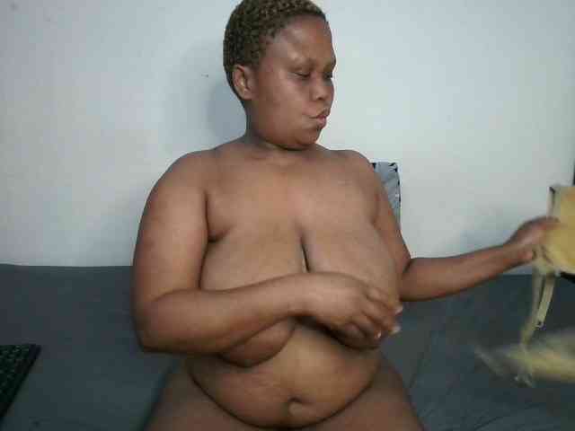 BIGTITTISXX webcam