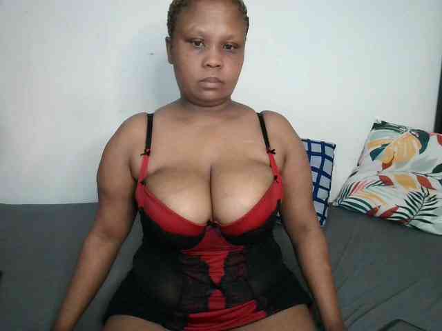 BIGTITTISXX webcam