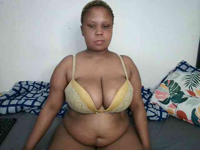 BIGTITTISXX webcam