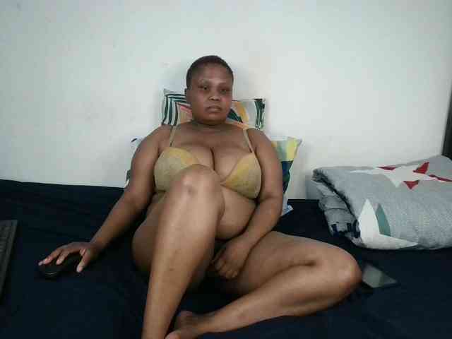 BIGTITTISXX Live Webcam on BongaCams