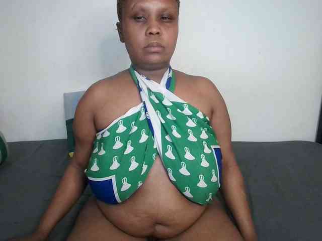 BIGTITTISXX webcam