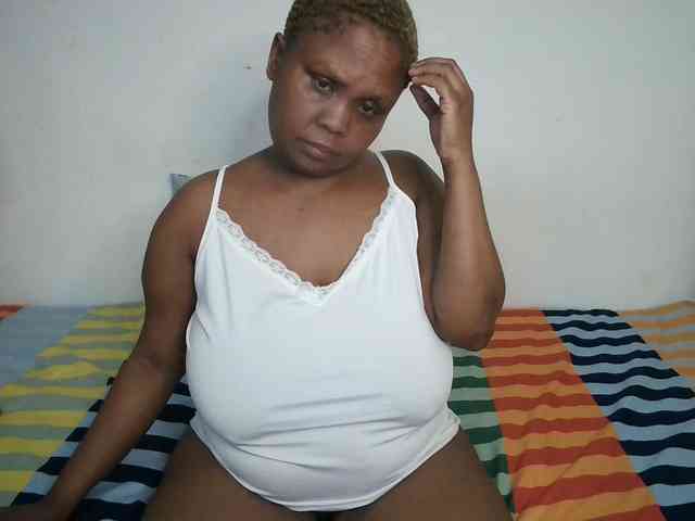 BIGTITTISXX webcam