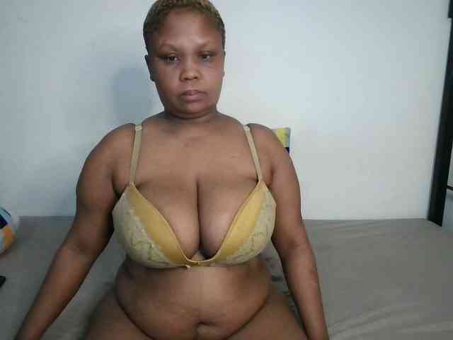 BIGTITTISXX webcam