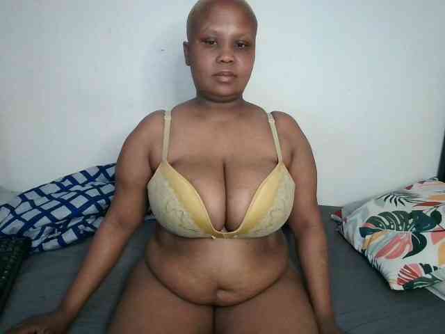 BIGTITTISXX webcam
