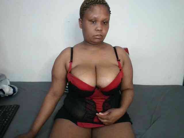 BIGTITTISXX webcam