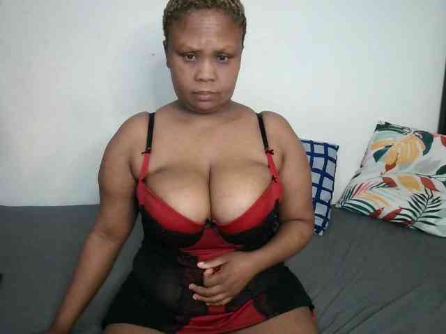 BIGTITTISXX webcam