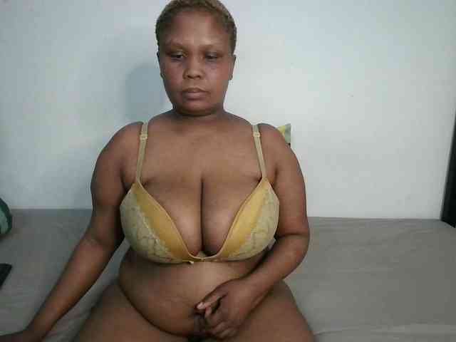 BIGTITTISXX webcam