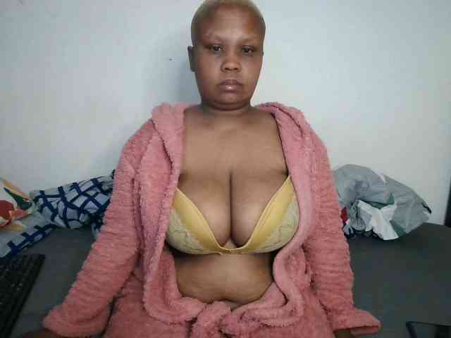 BIGTITTISXX webcam