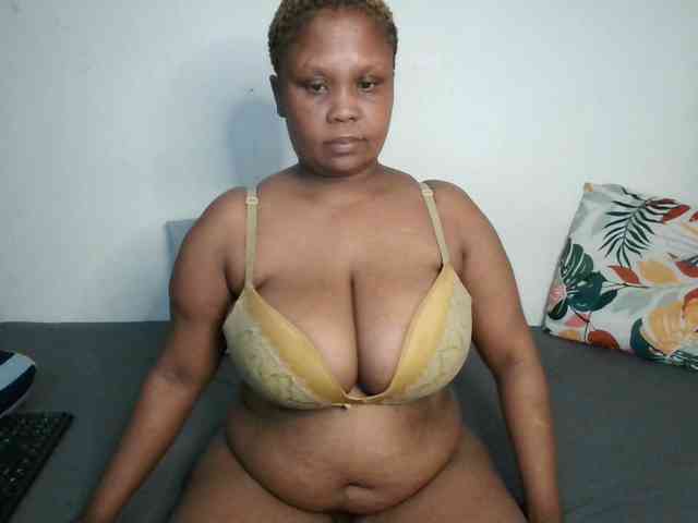 BIGTITTISXX webcam