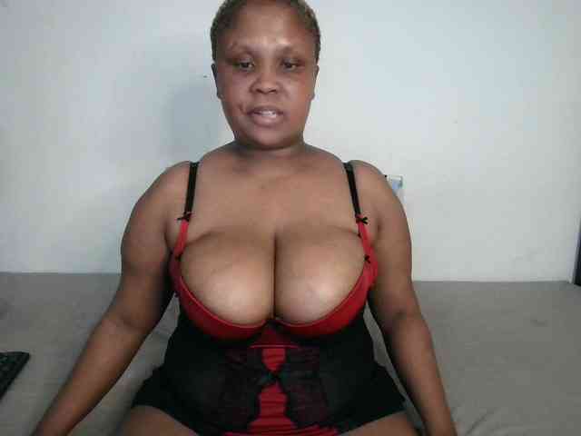 BIGTITTISXX webcam