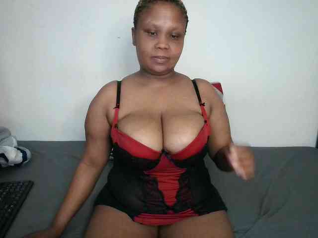 BIGTITTISXX webcam