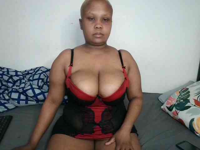 BIGTITTISXX webcam