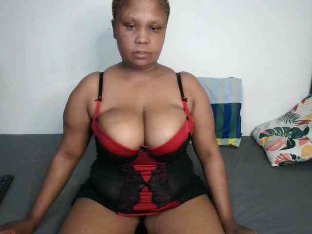 BIGTITTISXX webcam