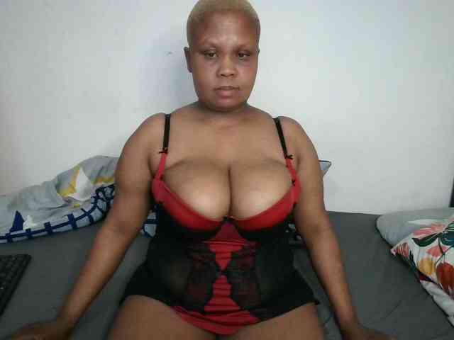 BIGTITTISXX webcam