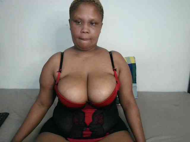 BIGTITTISXX webcam