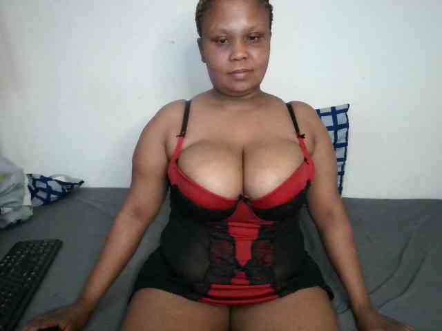 BIGTITTISXX webcam