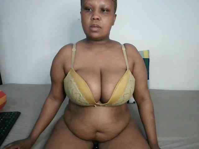 BIGTITTISXX webcam