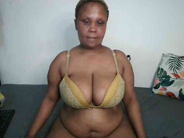 BIGTITTISXX webcam