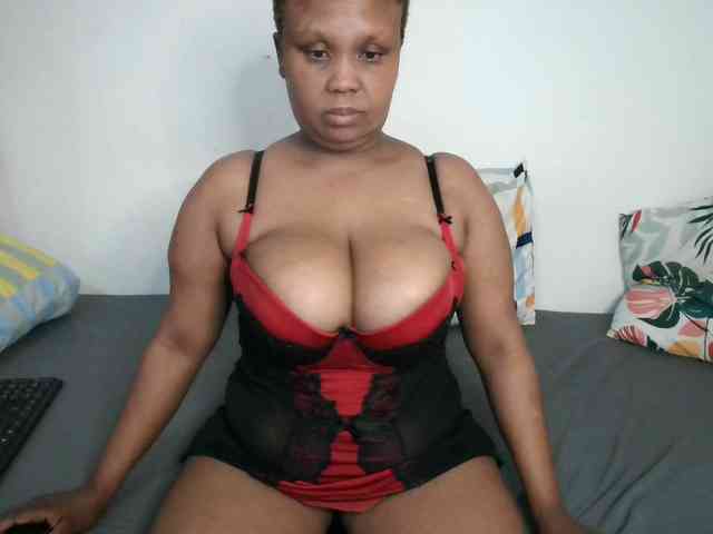 BIGTITTISXX webcam