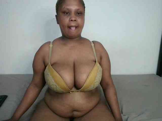 BIGTITTISXX webcam