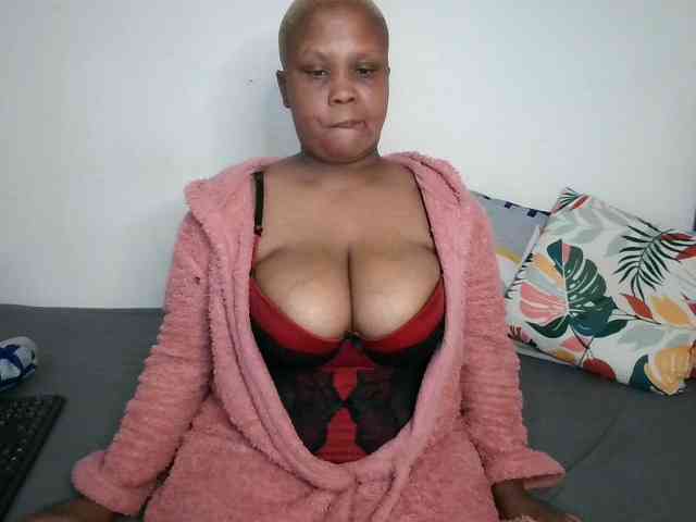 BIGTITTISXX webcam