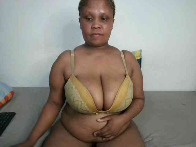 BIGTITTISXX webcam