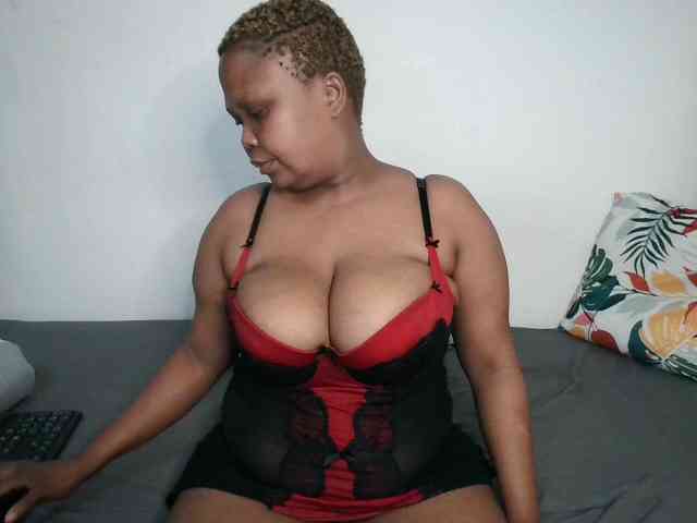 BIGTITTISXX webcam