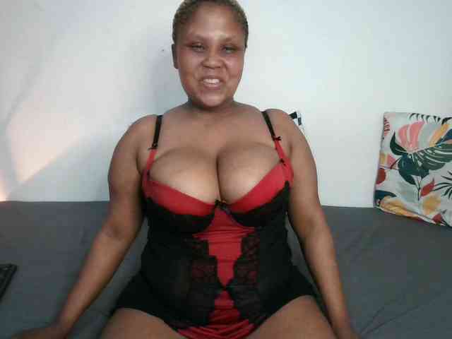 BIGTITTISXX webcam